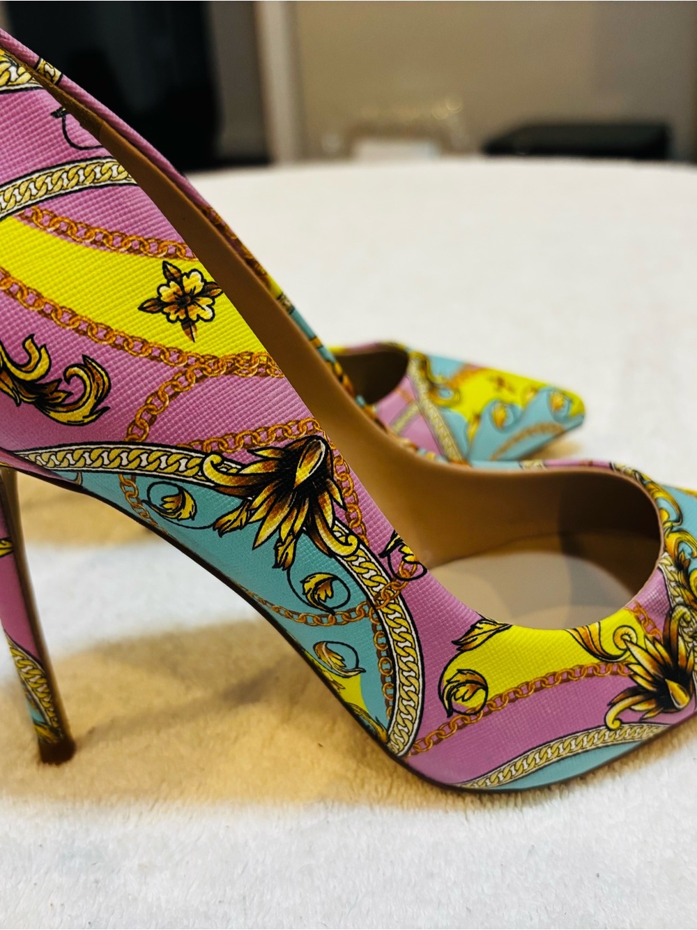 Almost Brand New Stylish Heels By ALDO - Size 8 - Heel 4.5 Inches - Box 69 - Picture 2 of 6
